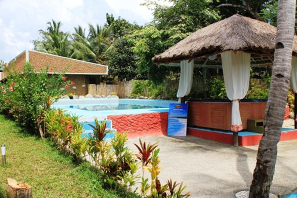 Cooper'S Beach Resort Lucbuan Eksteriør bilde