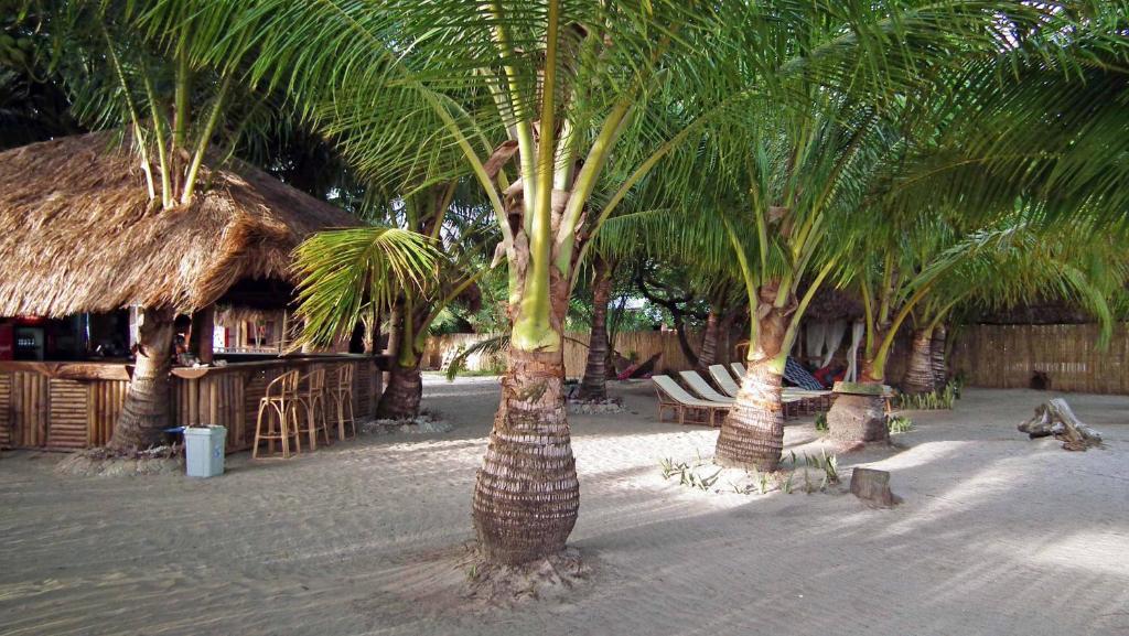 Cooper'S Beach Resort Lucbuan Eksteriør bilde