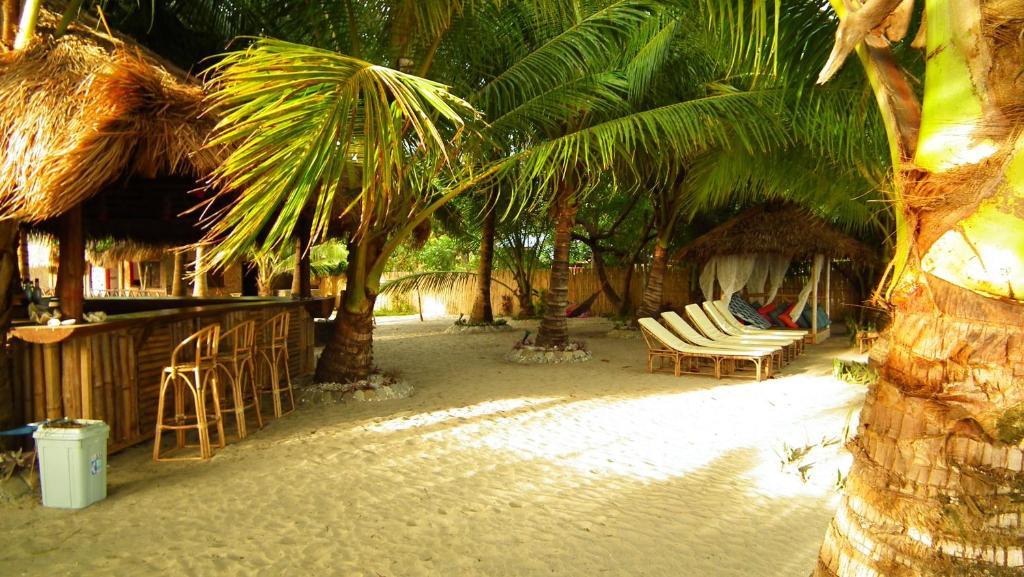 Cooper'S Beach Resort Lucbuan Eksteriør bilde