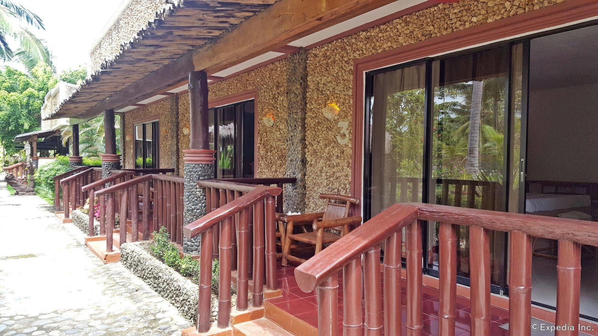 Cooper'S Beach Resort Lucbuan Eksteriør bilde