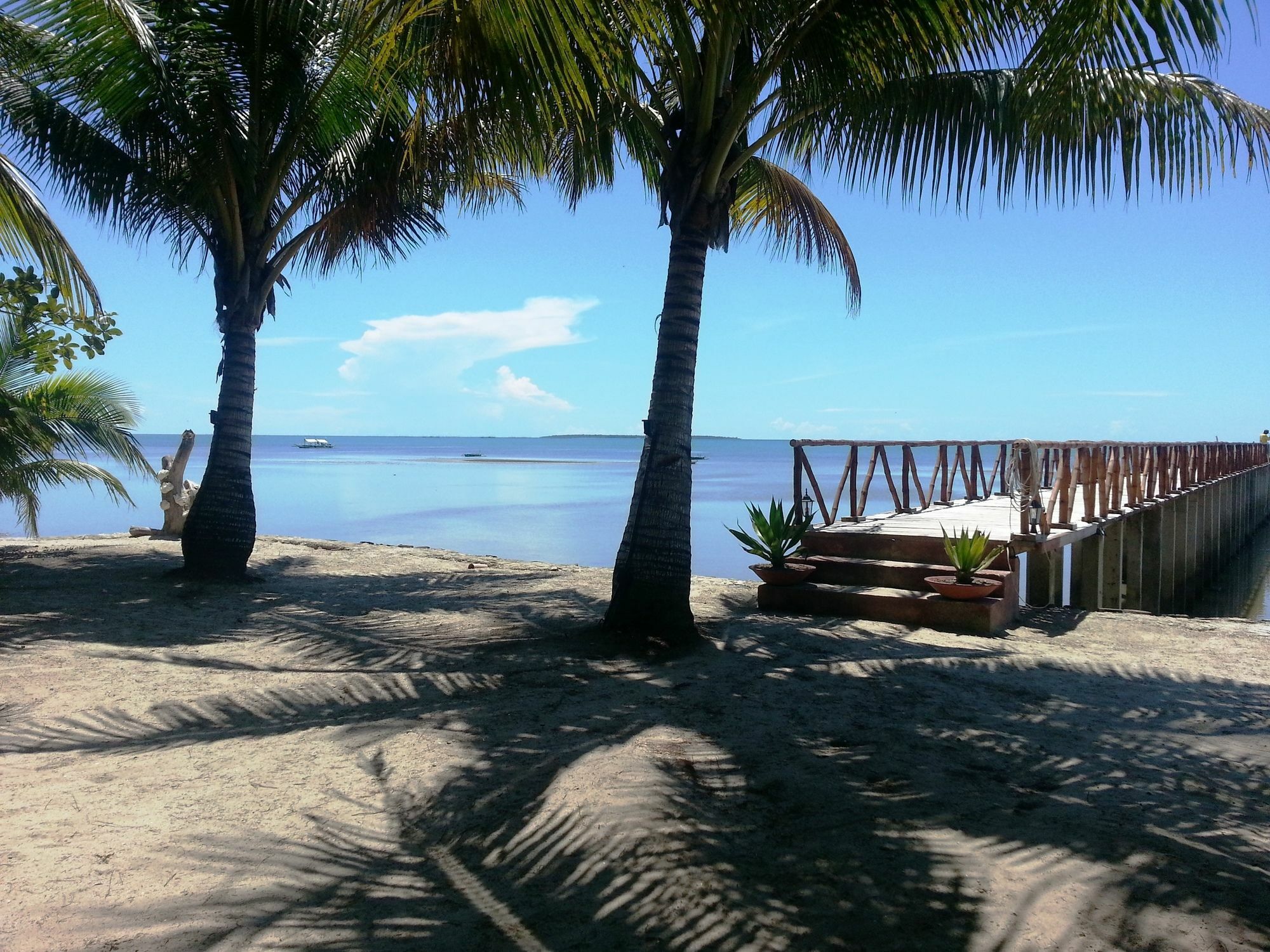 Cooper'S Beach Resort Lucbuan Eksteriør bilde
